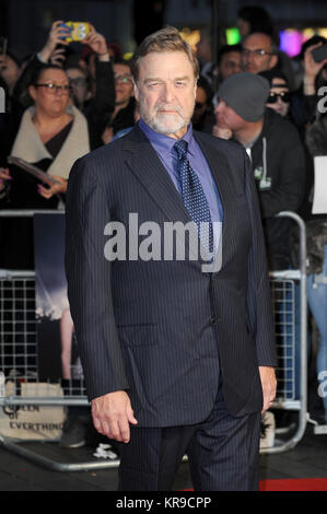 John Goodman besucht die 59. BFI London Film Festival Accenture Galavorstellung von Trumbo im Odeon Leicester Square in London. © Paul Treadway Stockfoto