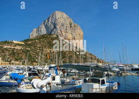 Calpe Rock, Ifach, aus dem alten Fischerhafen, Calpe, Costa Blanca, Spanien Stockfoto