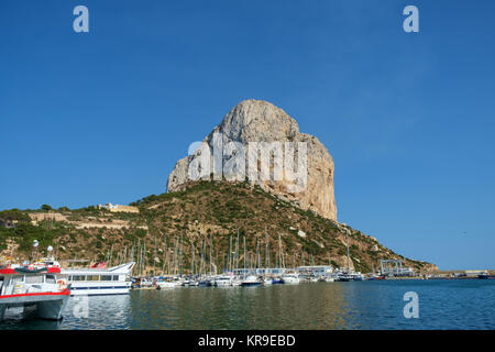 Calpe Rock, Ifach, aus dem alten Fischerhafen, Calpe, Costa Blanca, Spanien Stockfoto