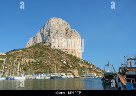 Calpe Rock, Ifach, aus dem alten Fischerhafen, Calpe, Costa Blanca, Spanien Stockfoto