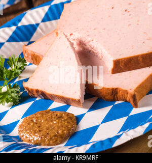 Bayerischen Hackbraten mit süß senf Stockfoto