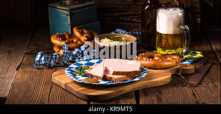 Bayerischen Hackbraten mit süß senf Stockfoto