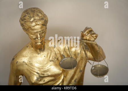 Antike Themis (Dame Justiz) Statue Stockfoto