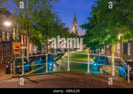 Kanal und Nieuwe Kerk Kirche, Delft, Niederlande Stockfoto