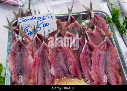 Sardine Filets zum Verkauf auf einem Markt in Palermo, Sizilien Stockfoto
