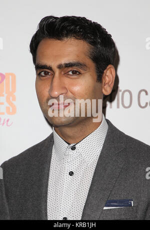 Lupus LA 15. jährlichen Hollywood Tasche Damen Mittagessen - Ankunft mit: Kumail Nanjiani Wo: Beverly Hills, Kalifornien, USA, wenn: 17 Nov 2017 Credit: FayesVision/WENN.com Stockfoto