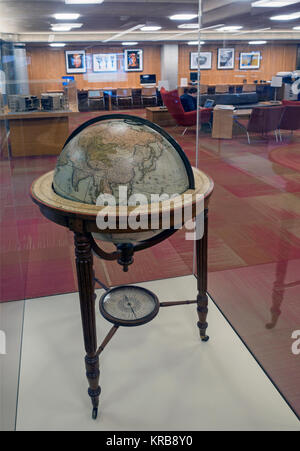 Restaurierte Globus Phillips Exeter Academy Library Manchester NH Stockfoto