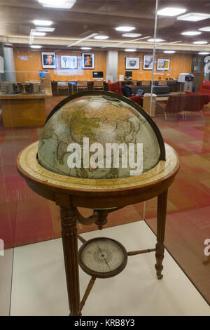 Restaurierte Globus Phillips Exeter Academy Library Manchester NH Stockfoto