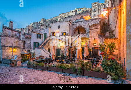 Schönen Abend Anblick der "Assi"-Bezirk in Matera, Basilikata, Süditalien. Stockfoto