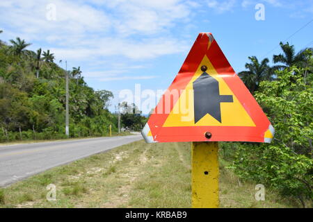 Vorfahrtssschild in Kuba Stockfoto