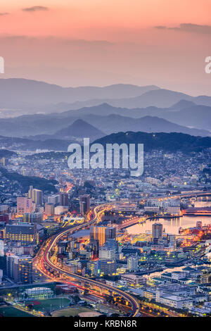 Sasebo, Nagasaki, Japan Skyline der Innenstadt. Stockfoto