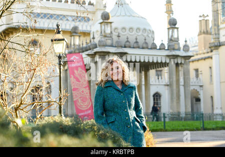 Brighton UK 12. Dezember 2017 - Cllr Alex Phillips von der Partei der Grünen ist der stellvertretende Bürgermeister von Brighton und Hove City Council zu werden Stockfoto