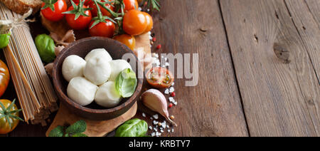 Italienische Kochzutaten Stockfoto