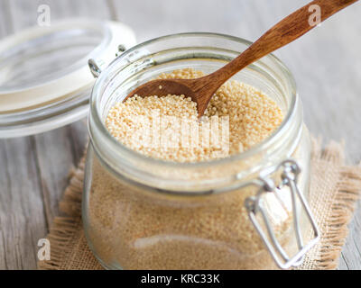 Hirse in einem Glas Stockfoto