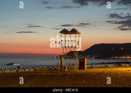 Den Sonnenuntergang am Kleopatra Strand in Alanya. Türkei Stockfoto