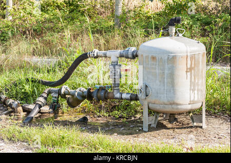 System für das Pumpen von Wasser zur Bewässerung für die Landwirtschaft mit Ausdehnungsgefäß Stockfoto