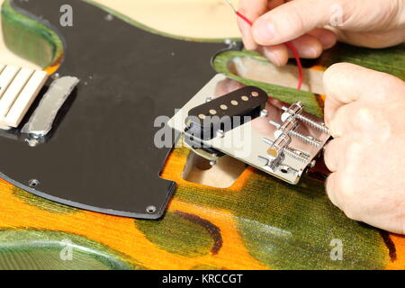 Gitarre Brücke montiert ist Stockfoto