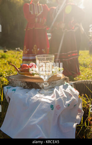 Russischer Wodka in Schnapsglas Stockfoto