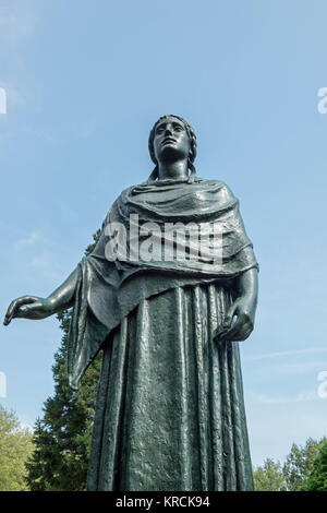 Memorial Statue zu James und Evan James Ynysangharad Park Pontypridd South Wales Stockfoto