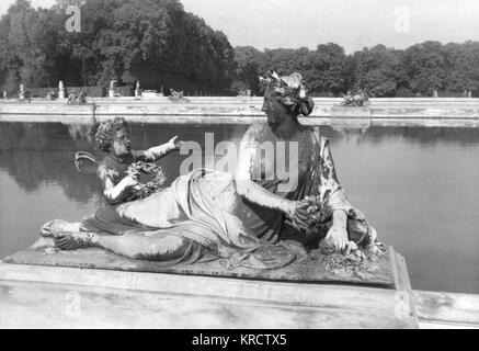 Statue auf dem Gelände von Versailles, Frankreich Stockfoto