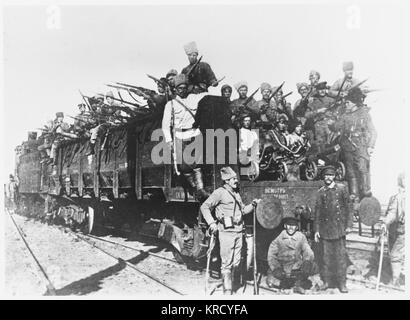 Gepanzerten Zug der Roten Armee, in Samara, Borsten mit Gewehren. Datum: 1918 Stockfoto