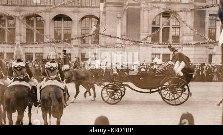 Wiedereröffnung der V&A, South Kensington, London Stockfoto