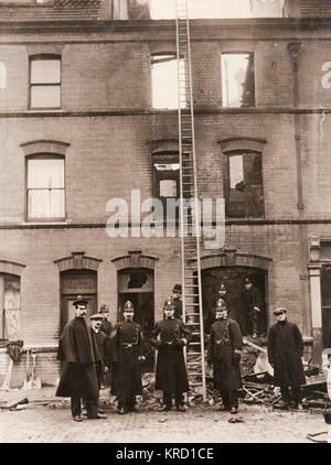 Polizeiwache in der Sidney Street, East London Stockfoto