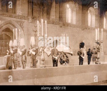 Edward VII liegt im Staat, Westminster Hall Stockfoto