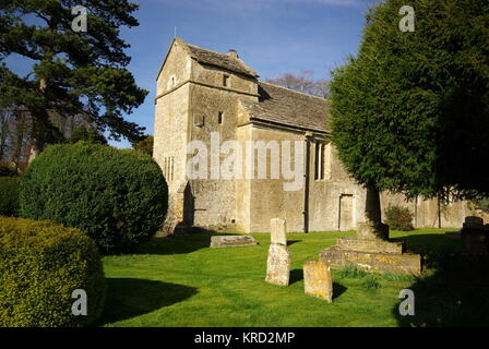 St. Peter's Church im Dorf Ampney St. Peter, Cotswolds, Gloucestershire. Stockfoto