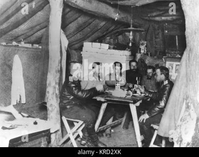 Russische Offiziere entspannen sich während des Japanischen Krieges Stockfoto