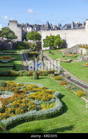 In Vannes (Bretagne - Frankreich), Gärten im französischen Stil in Zeichnung Ebene mit der "l'Hermine" Burg. Ein Vannes (Morbihan), Jardins à la Française. Stockfoto