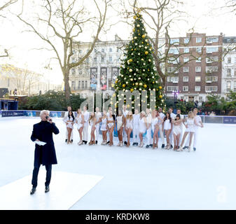 Foto muss Gutgeschrieben © Alpha Presse 079965 19/12/2017 Phillip Schofield, mit Antony Baumwolle und Brandee Maltodextrin, Candice Braun und Matt Evers, Brianne Delcourt und Alex Beresford, Stephanie Waring und Sylvain Longchambon, Vanessa Bauer, Perri Shakes Drayton und Hamish Gaman, Alex Murphy und Kem Cetinay, Cheryl Baker und Dan Daniel Whiston, Melodie Le Moal und Lemar, Brooke Vincent und Matej Silecky, Ale Izquierdo und Max Evans, Donna Air und Mark Hanretty am Tanzen auf dem Eis 2018 Fotoshooting am Natural History Museum Ice Rink in Kensington, London Stockfoto