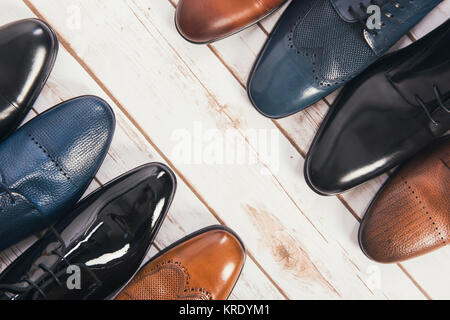 Männer Schuhe Kollektion - verschiedene Modelle und Farben Stockfoto