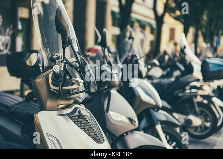 Roller in einer Reihe in Italien Stockfoto