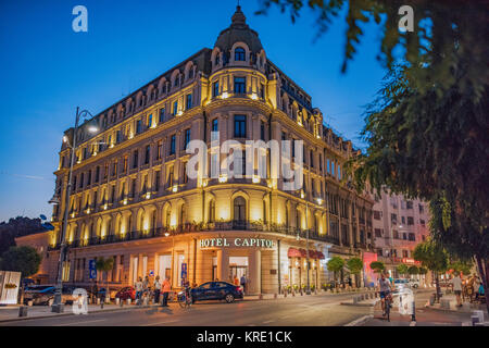 Bukarest, Rumänien - 20. Juni 2017: Bucharest City Centre Ansicht bei Nacht, auf Calea Victoriei. Stockfoto