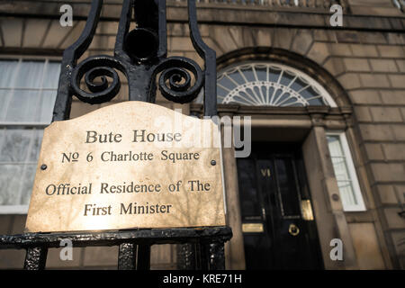 Detail der Typenschild an Bute House, die offizielle Residenz des Ersten Minister von Schottland in Charlotte Square, Edinburgh, Schottland, Vereinigtes Königreich Stockfoto