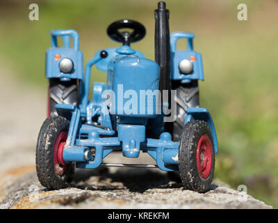 Modell des Blauen farm Traktor Stockfoto