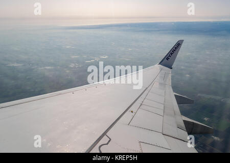 Italien - Feb 18: Ansicht von RYANAIR AILINES Boeing 737 im Februar 2016 in Italien. Ryanair Ltd. ist eine irische Billigfluggesellschaft mit Sitz in Schwerter, Du Stockfoto