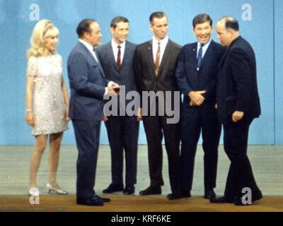 Barbara Eden und Bob Hope NASA Stockfoto