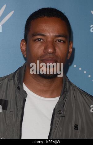 Los Angeles, CA, USA. 12 Dez, 2017. Laz Alonso in der Ankunftshalle für Cirque du Soleil präsentiert LUZIA Premiere, Dodger Stadium, Los Angeles, CA 12. Dezember 2017. Credit: Priscilla Grant/Everett Collection/Alamy leben Nachrichten Stockfoto