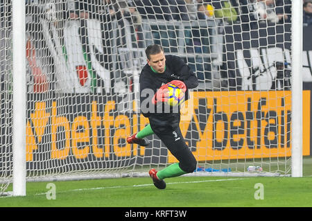 Turin, Italien. 20 Dez, 2017. Wojciech Szczesny (Juventus FC) während der TIM CUP Fußballspiel zwischen Juventus Turin und Genua CFC bei Allianz Stadion am 20 Dezember, 2017 in Turin, Italien. Quelle: FABIO UDINE/Alamy leben Nachrichten Stockfoto