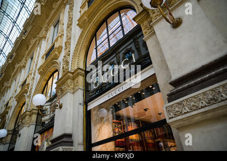 Mailand, Italien - 24 September 2017: Gucci Stores in Mailand. Fashion Week Gucci einkaufen Stockfoto