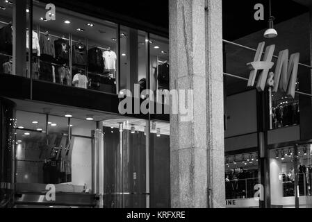 Mailand - 9. Oktober 2016: H&M Store in Mailand Stockfoto