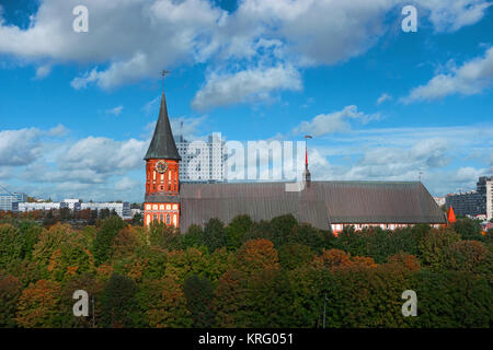 Stadtbild von Kaliningrad, Russland, Europa. Gotische Kathedrale in Kaliningrad, ehemals Königsberg, Deutschland. Schönen blick auf Kant Insel. Die cent Stockfoto