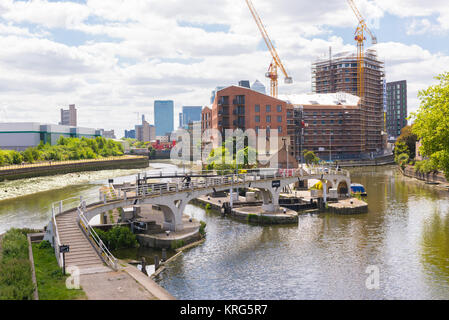 Bug Schlösser, eine Reihe von bi-direktionale Schlösser in Bromley-für-Bogen und Süden Bromley im Londoner Stadtteil Tower Hamlets, London, UK. Die Schlösser den Ti Stockfoto