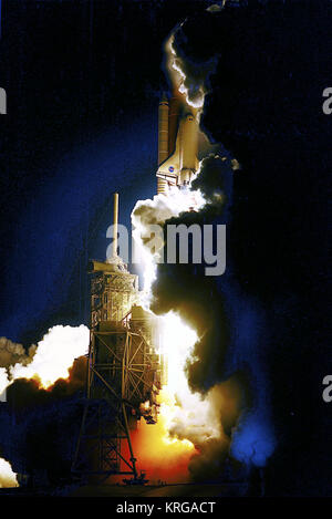 Space Shuttle Atlantis startet für STS-101 Stockfoto