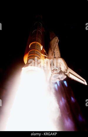 Space Shuttle Atlantis startet auf der Mission STS-101 Stockfoto