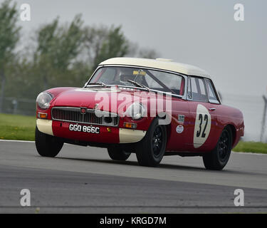 Tim Jacobsen, Laurence Jacobsen, MG B GT & Sports Car Cup, Pre-66 GT Autos, Pre-63 Sportwagen, Donington historische Festival, 2017, laufender Motor, Motor Stockfoto