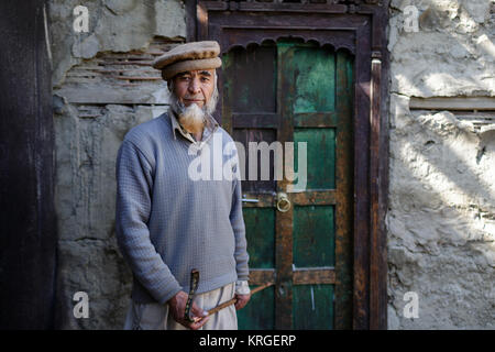 Alter Mann, König von Baltistan, Balti, Nubra Tal, Turtuk, Ladakh, Jammu und Kaschmir, Indien Stockfoto