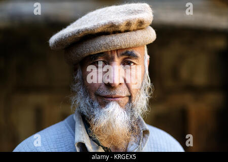 Alter Mann, König von Baltistan, Balti, Nubra Tal, Turtuk, Ladakh, Jammu und Kaschmir, Indien Stockfoto